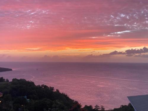 Sunset Bliss Villa — 4-Star Luxury Hotel in Anse La Raye, Saint Lucia