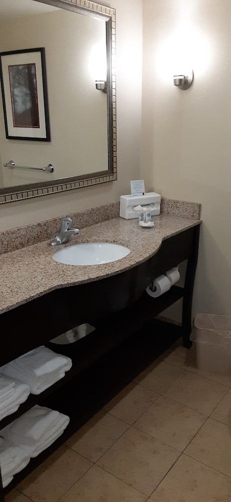Comfort Suites Clinton near Presbyterian College - photo 24
