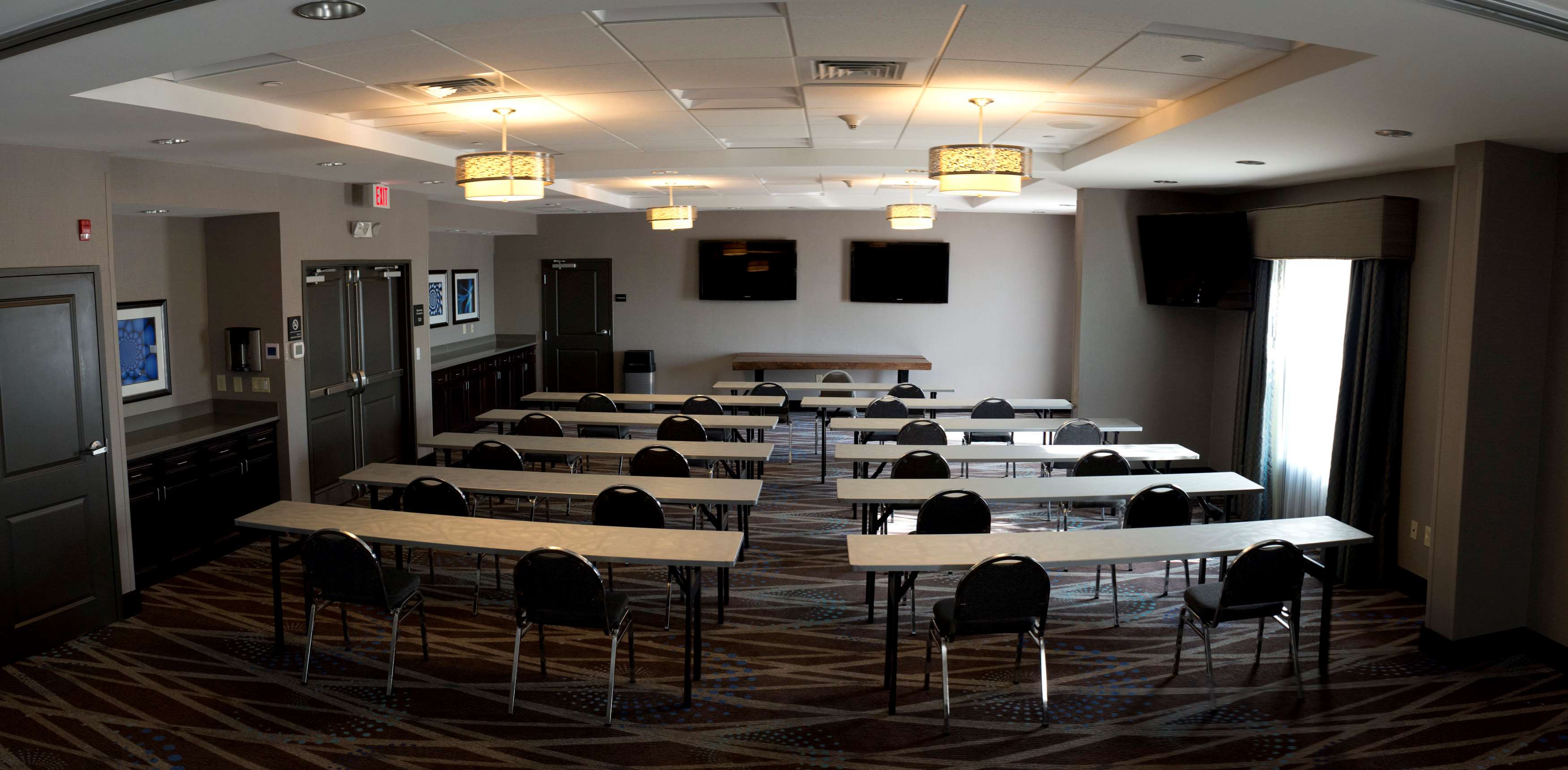 Hampton Inn Oxford Conference Center - photo 31