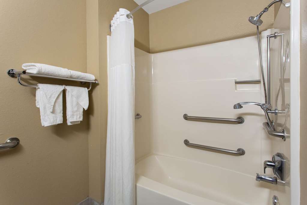 Super 8 by Wyndham Cromwell Middletown - photo 40