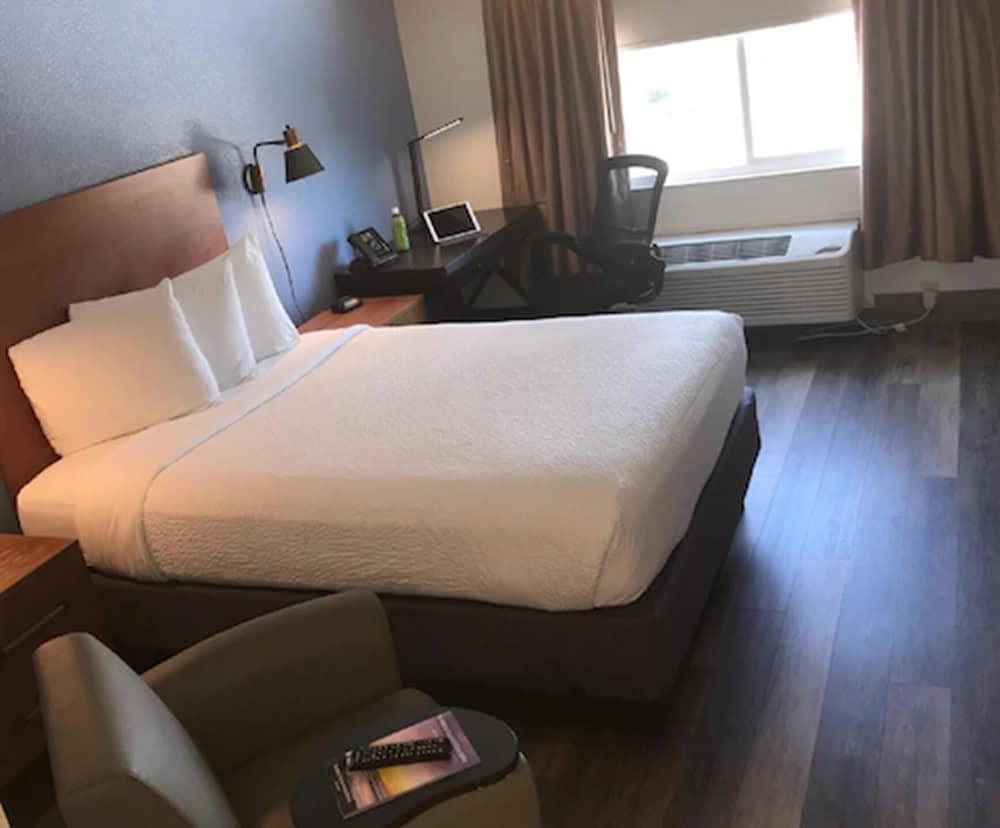 Hotel Focus Sfo - photo 9