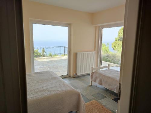 Peaceful Hilltop View Maisonette — Anavyssos — photo 5