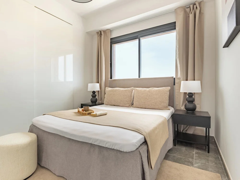 Sanders Evolution 2 Cozy 2 Bedroom Apartment With Balcony