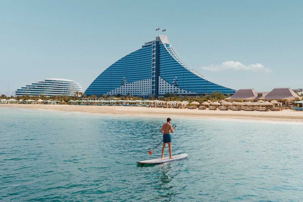 Jumeirah Beach Hotel Dubai — 5-Star Luxury Hotel in Dubai, United Arab Emirates