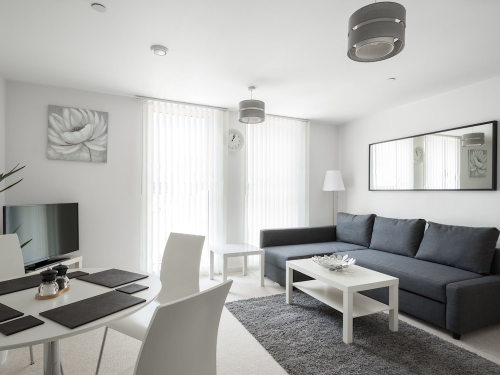 Central View Apartment — 4-Star Luxury Hotel in Bedford, United Kingdom
