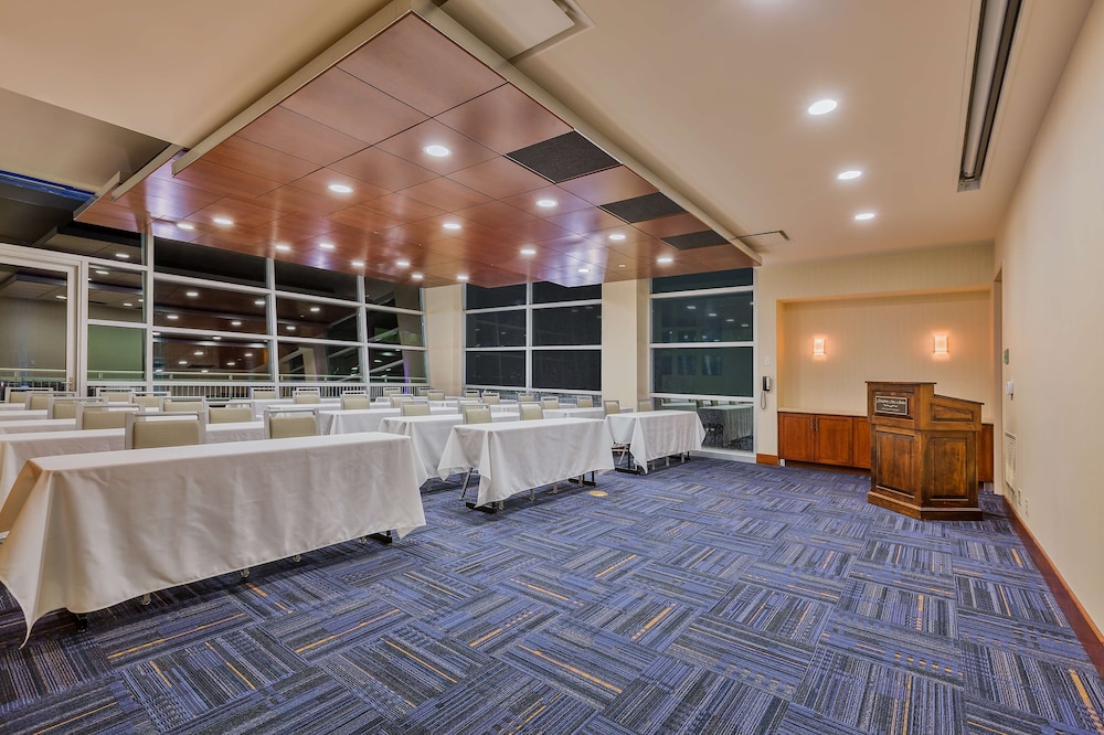 Hampton Inn & Suites Downtown Owensboro Waterfront - photo 29