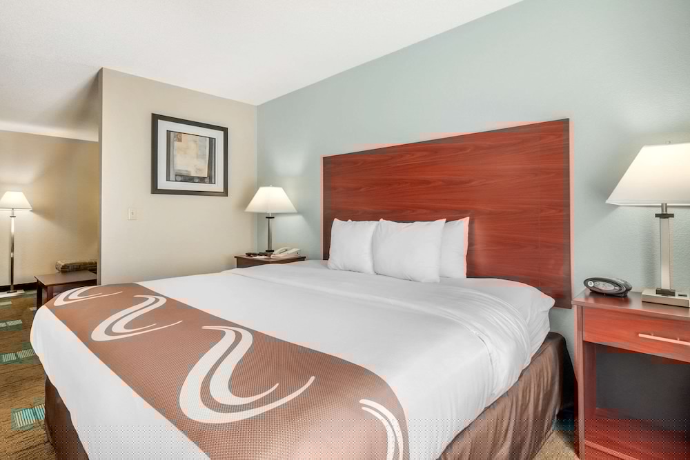 Quality Suites Kansas City International Airport - photo 6