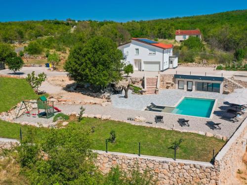 Holiday Home Secret Gem by Interhome — 4-Star Luxury Hotel in Donji Prolozac, Croatia
