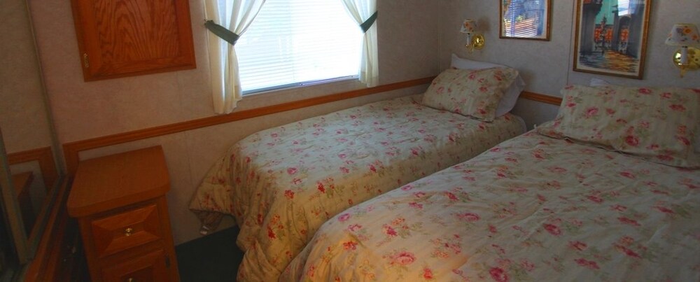Road Runner Travel Resort Caravan Park - photo 14