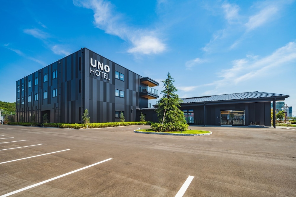 Uno Hotel — Tamano