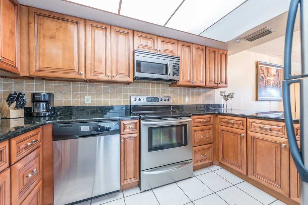 Cocoa Beach Towers by Happy Palm Stays - photo 4