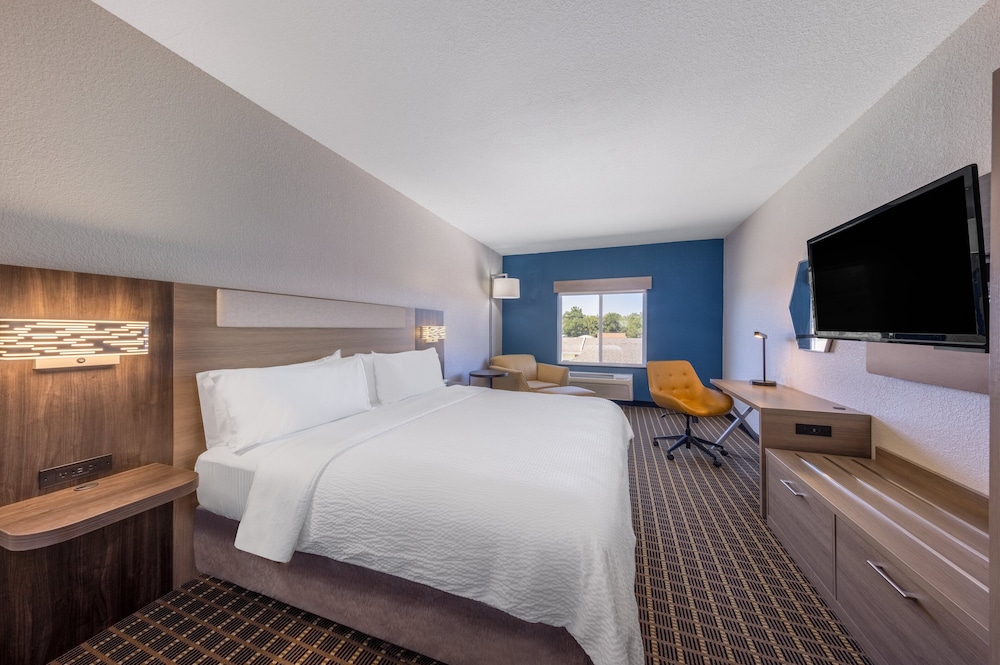 Holiday Inn Express Hotel & Suites Pittsburg by IHG - photo 33