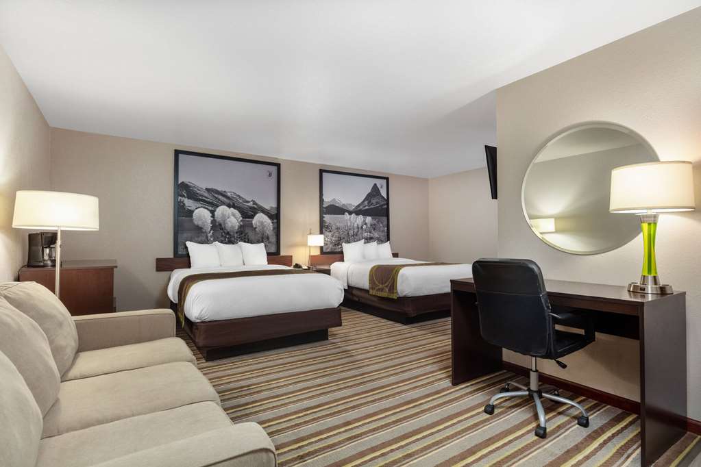 Super 8 by Wyndham St. Regis - photo 37