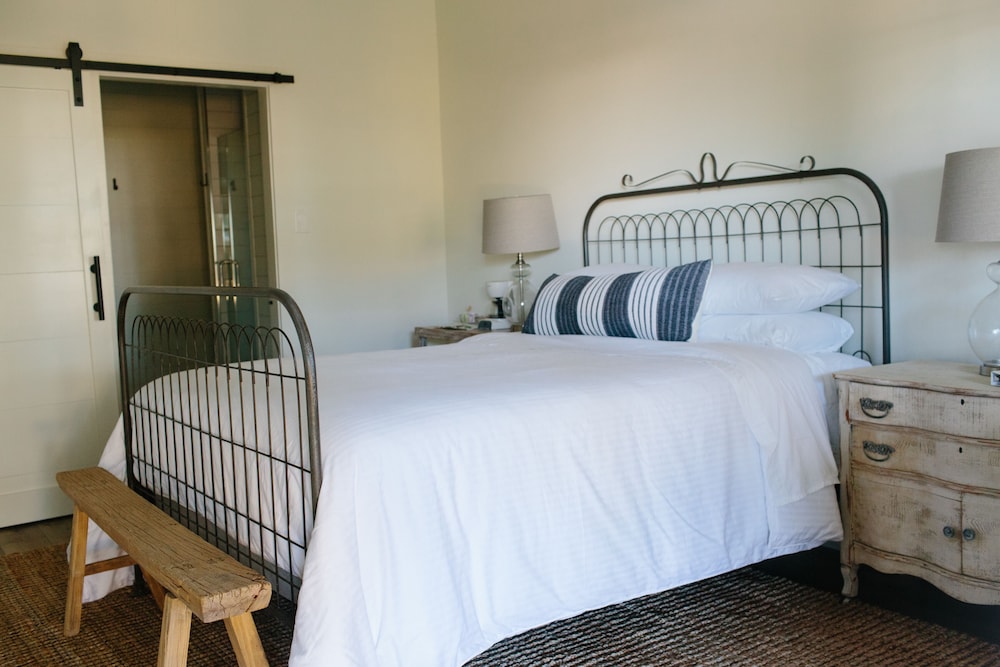 Farmstead Round Top - photo 2