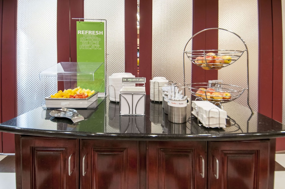 Hampton Inn & Suites Waxahachie - photo 30