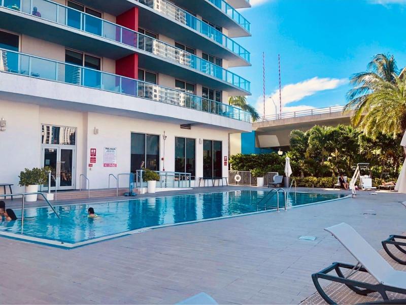 South Ocean Suites — hotel in Hallandale Beach