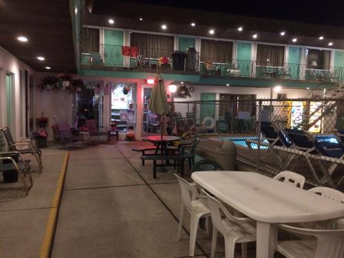 Crystal Sands Motel - photo 45