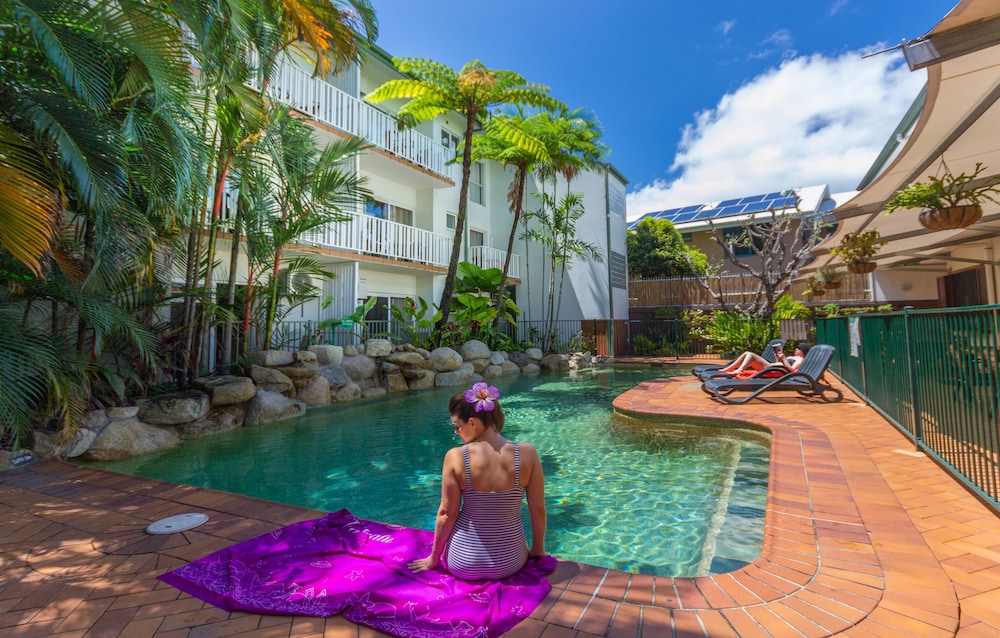 Coral Tree Inn — Cairns — photo 2