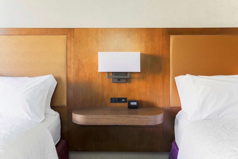 Hampton Inn & Suites Windsor Sonoma Wine Country - photo 20