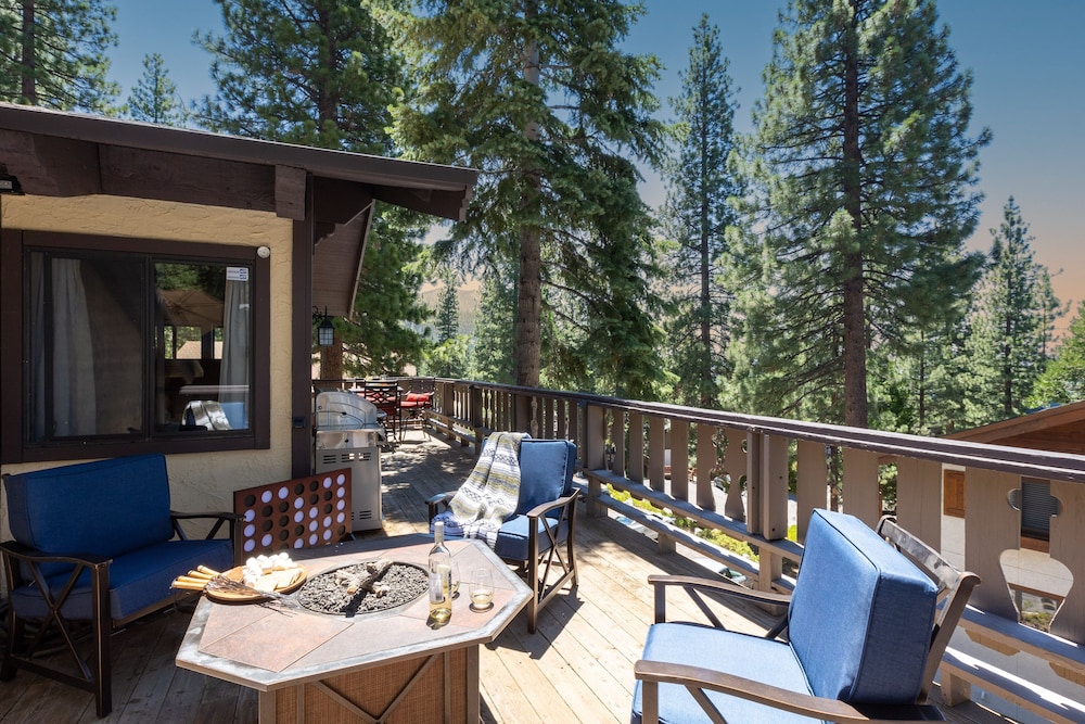 Lodgepole By Avantstay Spacious Retreat 5 Mins Fr in Incline Village, United States