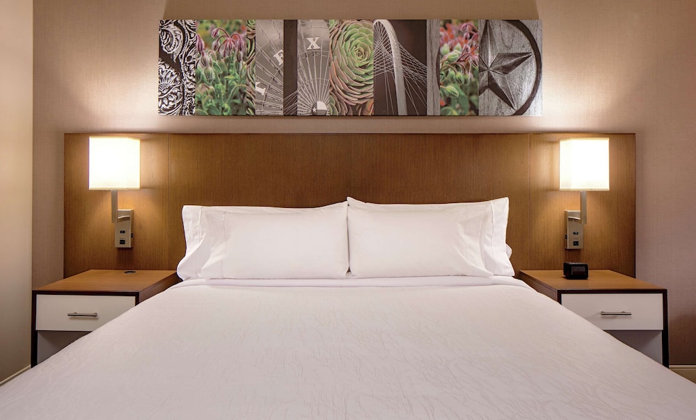 Hilton Garden Inn Downtown Dallas - photo 13