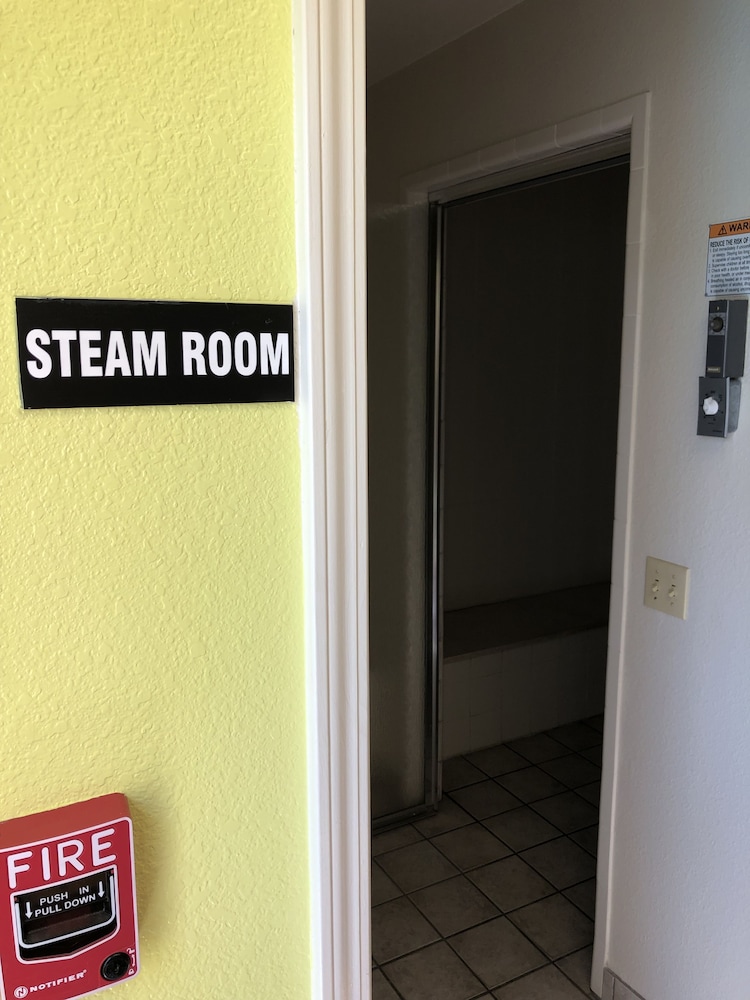 Cloverdale Wine Country Inn & Suites - photo 37