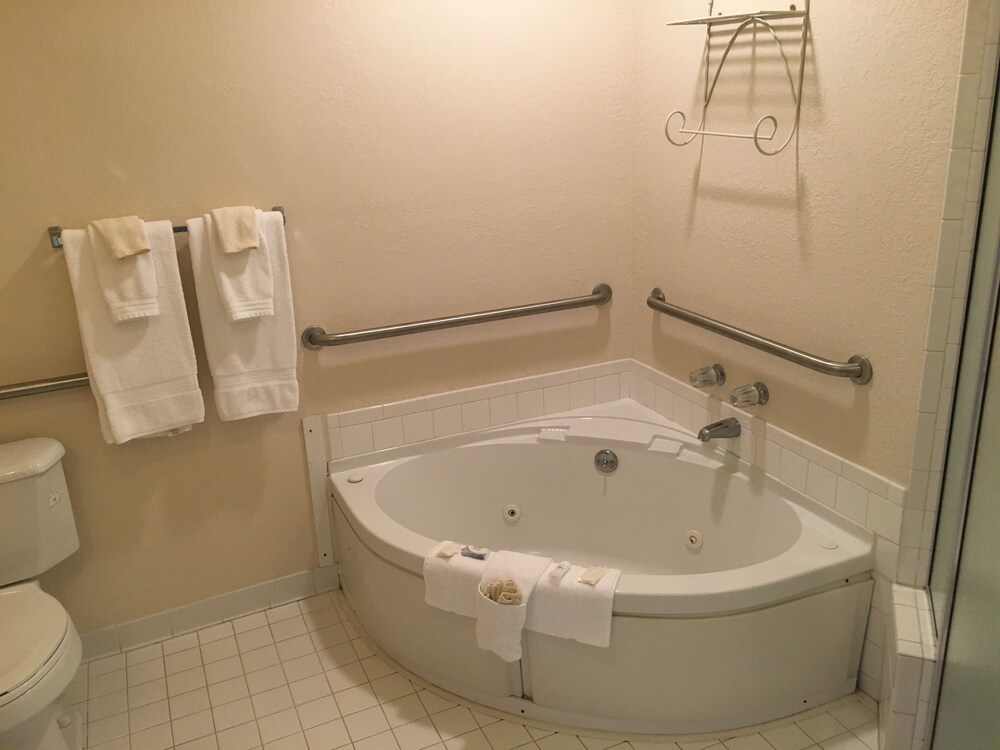 Willowbrook Inn - photo 21