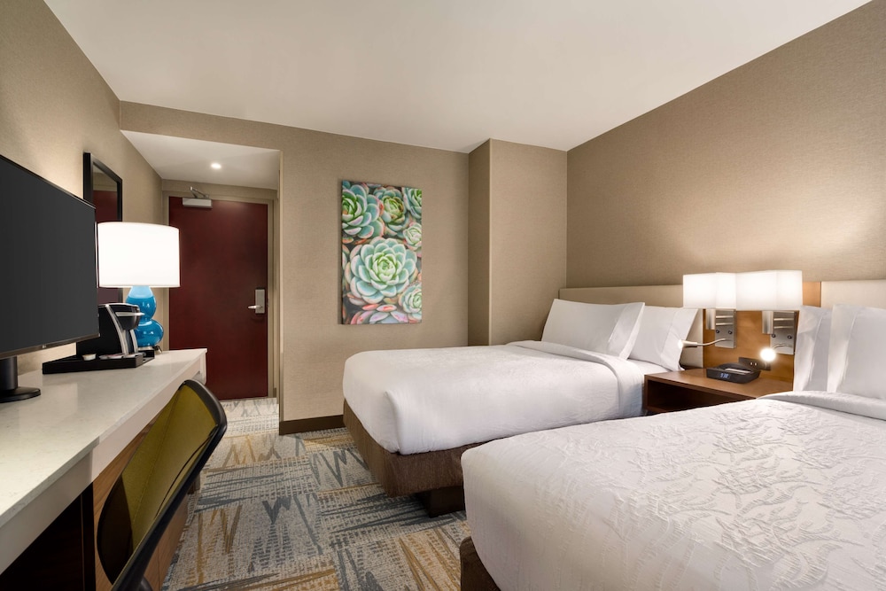 Hilton Garden Inn New York Times Square South - photo 15