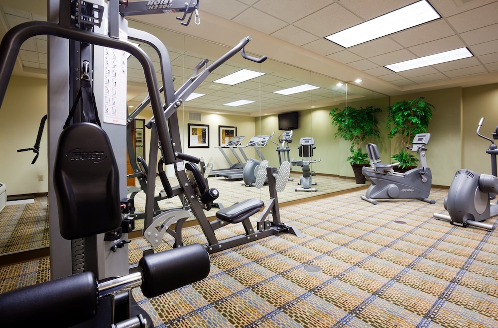 Holiday Inn Express Hotel & Suites Madison Verona by IHG - photo 38