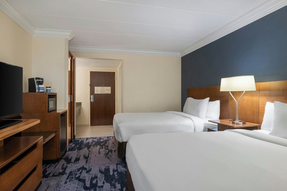 Fairfield by Marriott Inn & Suites Herndon Reston - photo 10