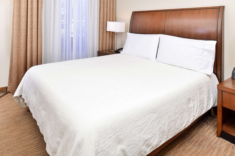 Hilton Garden Inn Dallas Addison - photo 10