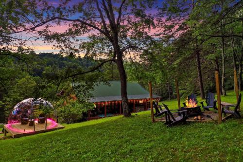 Spring cabin with Dome Sauna Hot Tub Pickleball Firepit — 4-Star Luxury Hotel in Logan, United States