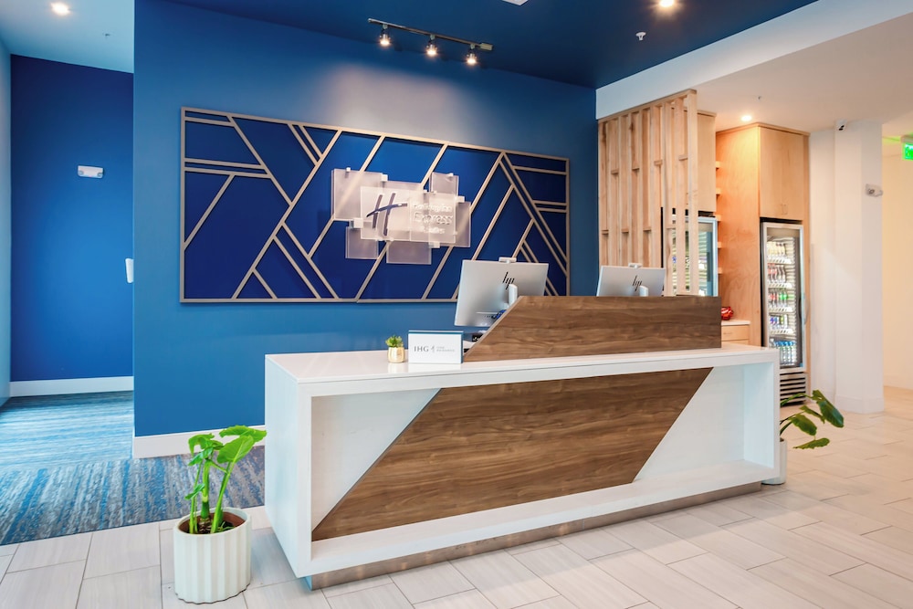 Holiday Inn Express & Suites Waco Downtown by IHG - photo 44