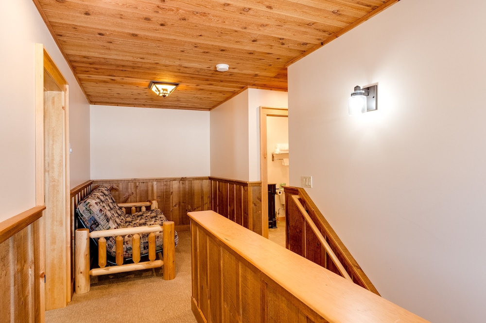 Cobble Mountain Lodge - photo 85