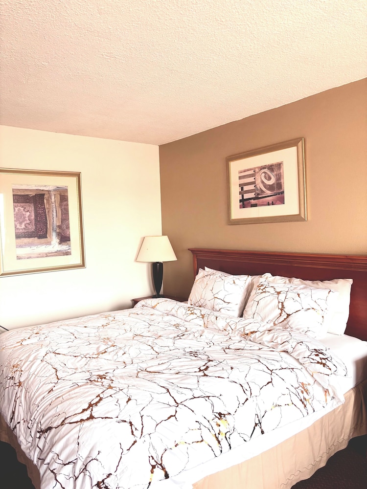 Dakota Inn - photo 16