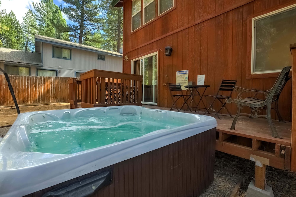 Montgomery Estates Bliss Hot Tub Pets Family Fun - photo 43