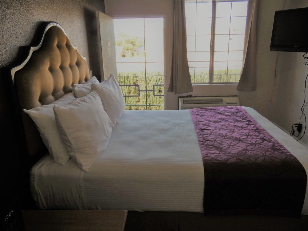 Ec Motel - photo 15