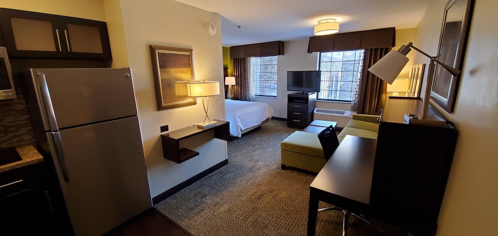 Staybridge Suites Eau Claire Altoona by IHG - photo 17