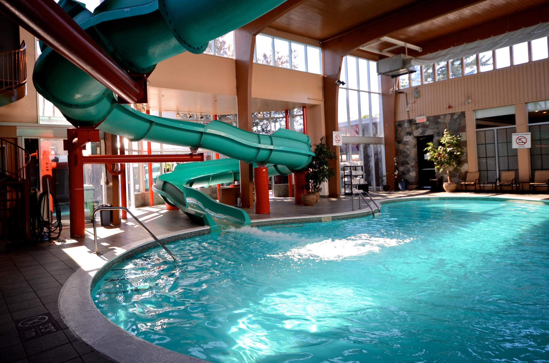 Armon Plaza Montreal Airport — 4-Star Luxury Hotel in Montreal, Canada