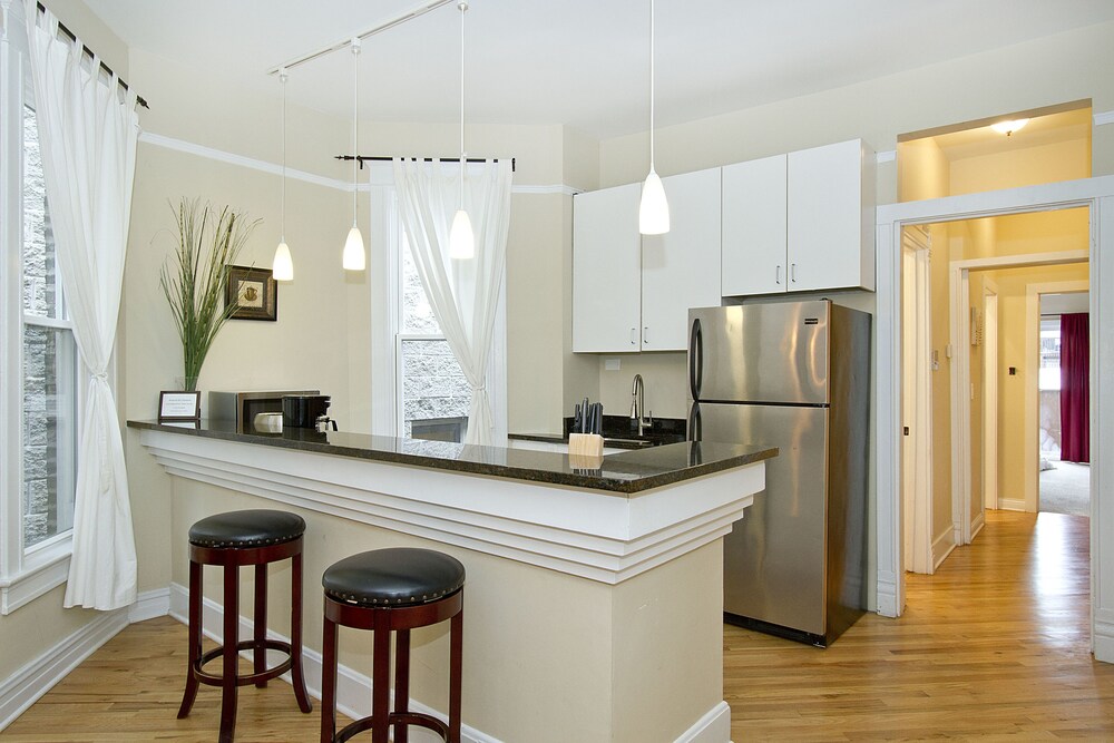 Lovely 3BR in Lake View by Sonder - photo 13