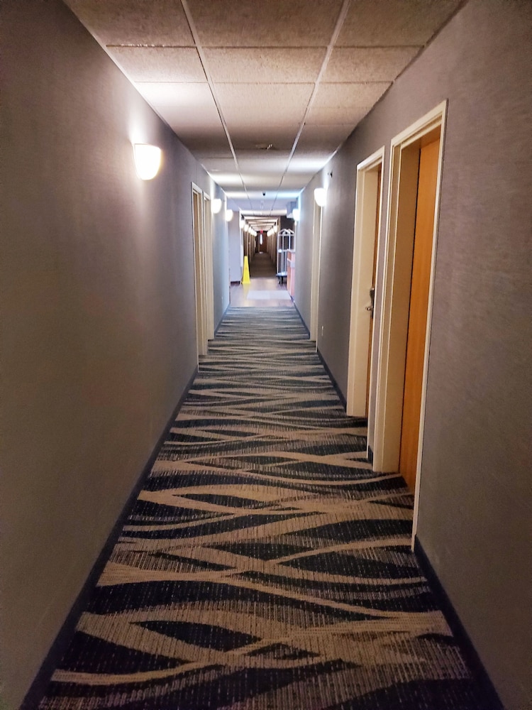Americas Best Value Inn & Suites Racine - photo 42