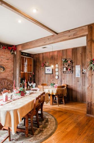 The Historic Wolf Hotel - photo 24
