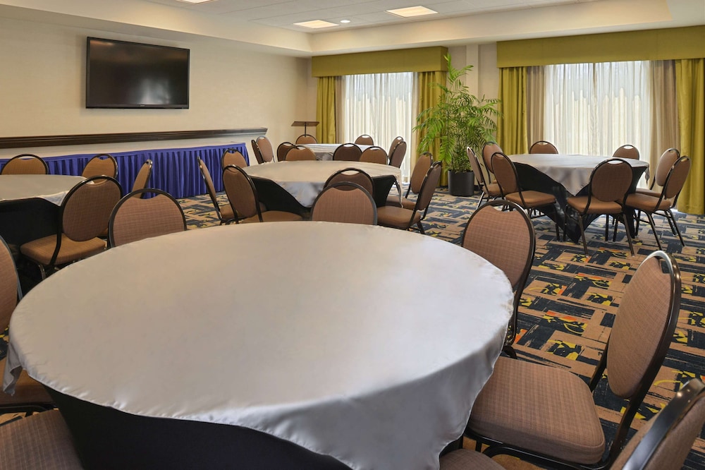 Hampton Inn & Suites Ocala - photo 48