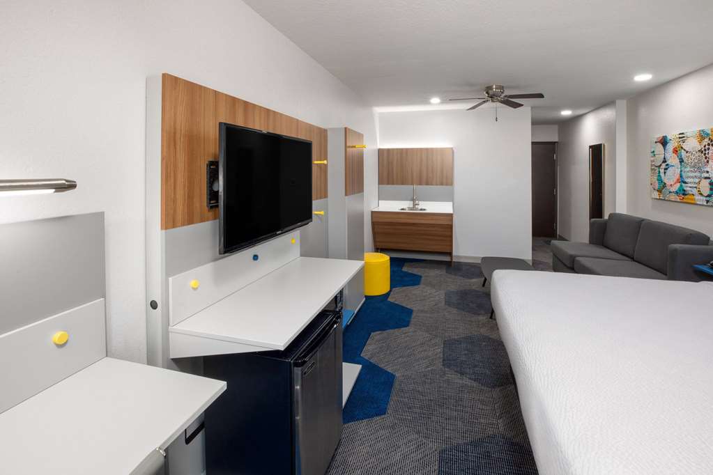 Microtel Inn & Suites by Wyndham Buda Austin South - photo 20