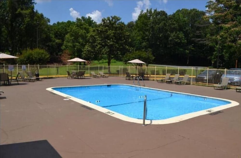 High Point Arcadia Inn - photo 8