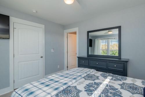 Sweet Sunshine by Oak Island Accommodations - photo 2