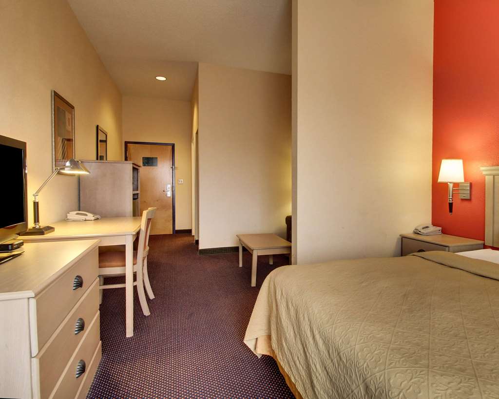 Quality Inn & Suites Hattiesburg North - photo 16