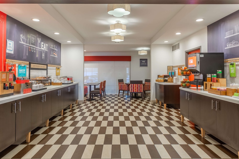 Hampton Inn Madison East Towne Mall Area - photo 21