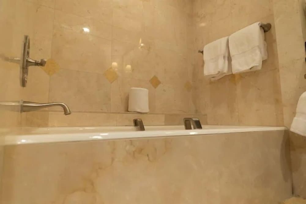 Private Residences at the Atlantic Resort and Spa - photo 58