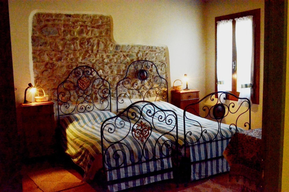 Agriturismo Ca' Roer — 4-Star Luxury Hotel in San Zenone Degli Ezzelini, Italy